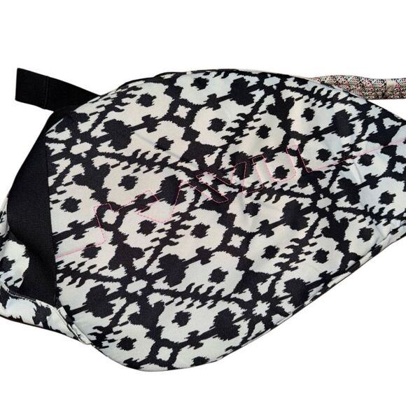 Kavu Rope Sling Multi Pocket Bag - Neon Pink Black & White - Picture 8 of 10